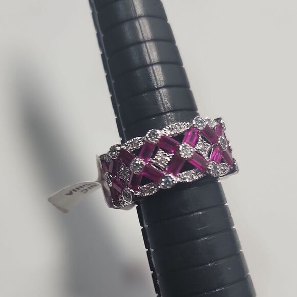 Elegant Pink and Silver Women's Ring Size 7 - Picture 1 of 3